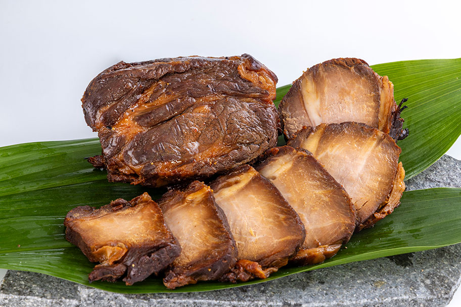 本たまり仕込　強火焼カタロース焼豚