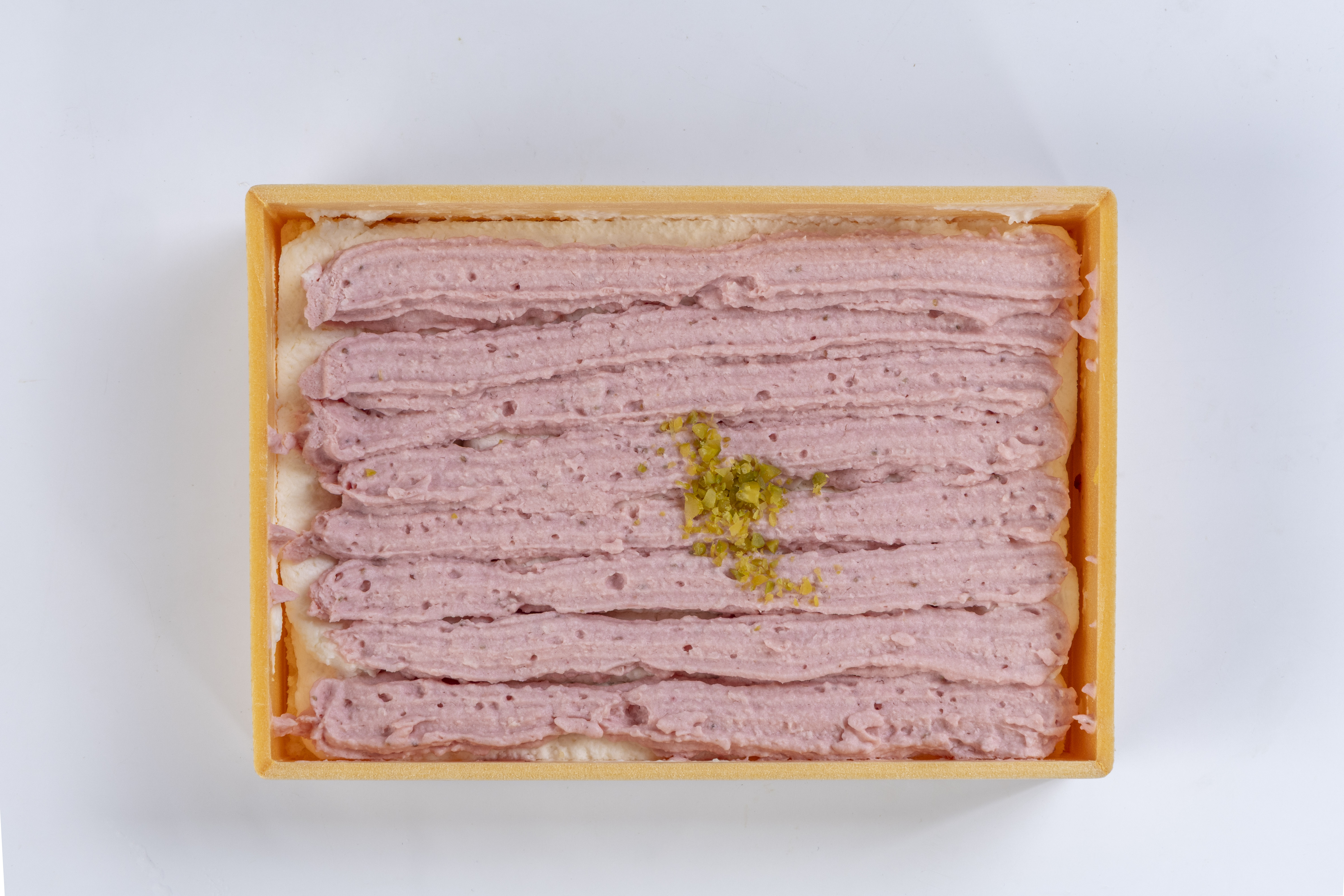 ｽﾌﾟｰﾝで食べるいちごモンブランケーキ