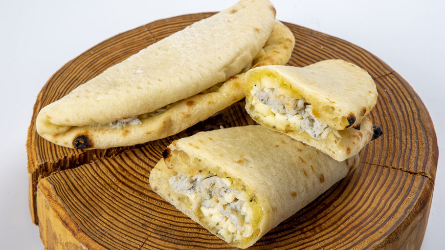 窯焼ﾋﾟｯﾂｧlight!　鳥羽しらすチーズ