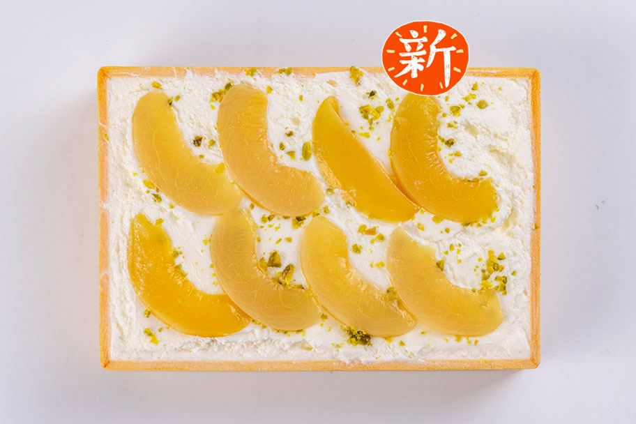 ｽﾌﾟｰﾝで食べる　超ハッピー白桃ケーキ